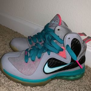 SOUTH BEACH LEBRONS